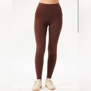 Girlfriend Collective Compressive Pocket Leggings in Earth